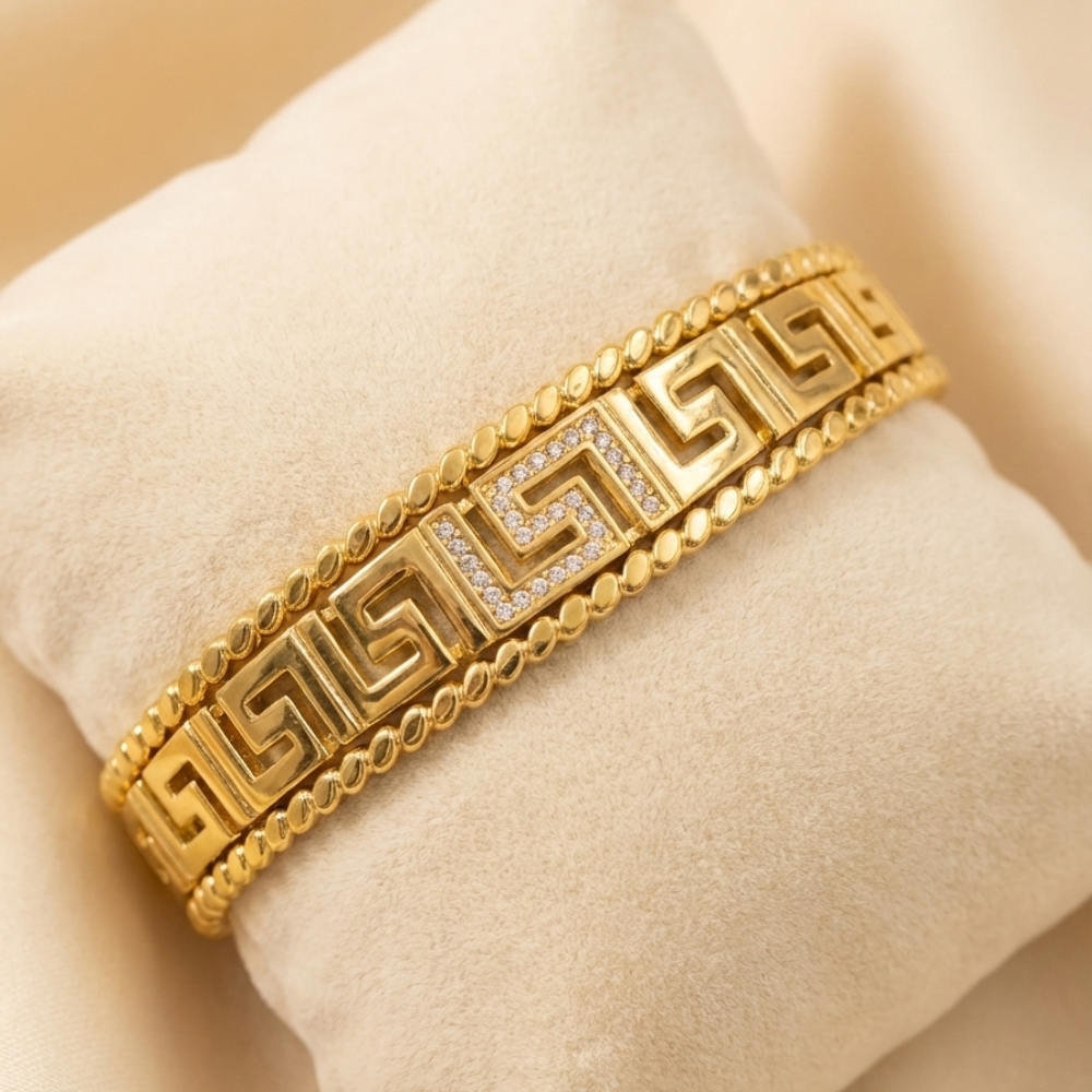 Stylish broad anti tarnish bracelet 575 Size-2.6